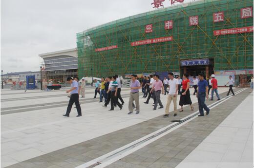 喜迎十九大，身邊看變化——我市干部賢內(nèi)助、鄉(xiāng)鎮(zhèn)街道負(fù)責(zé)人參觀高鐵商務(wù)區(qū)