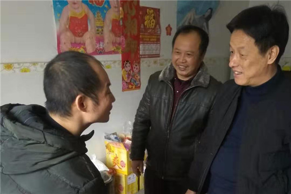 投身脫貧攻堅，親情關(guān)愛鄰里——市城投集團(tuán)開展“國際志愿者日”主題活動