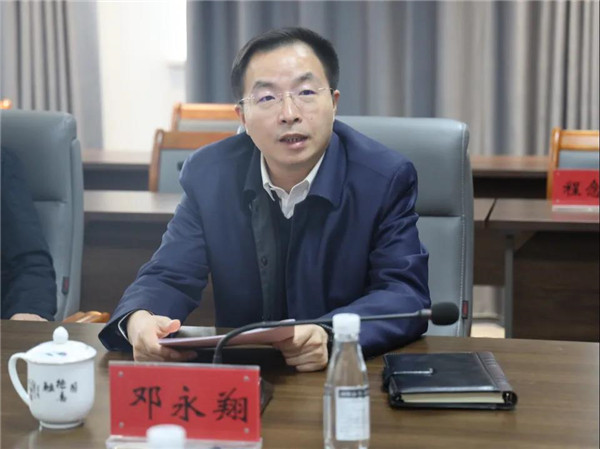 市委常委、常務(wù)副市長(zhǎng)鄧永翔現(xiàn)場(chǎng)調(diào)研城投集團(tuán)產(chǎn)業(yè)項(xiàng)目
