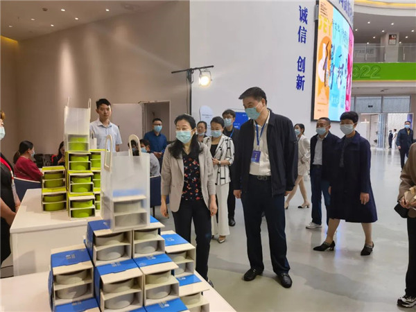 新理念、新時尚、新方式、新感受——德宇集團(tuán)舉行2022得雨活茶新品發(fā)布推廣會